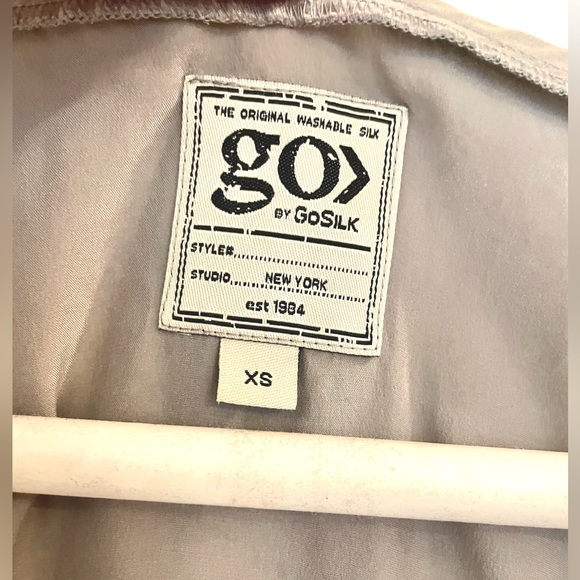 - Go by GoSilk iconic zippy tank in silver. Excellent condition, - Picture 2 of 6